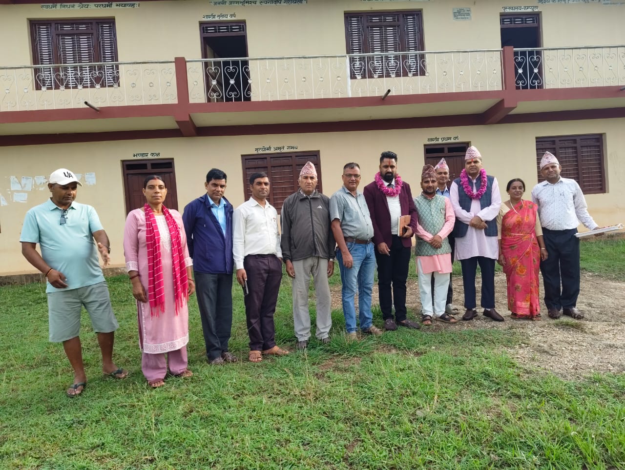 शिक्षक र स्थानीय नेताहरू